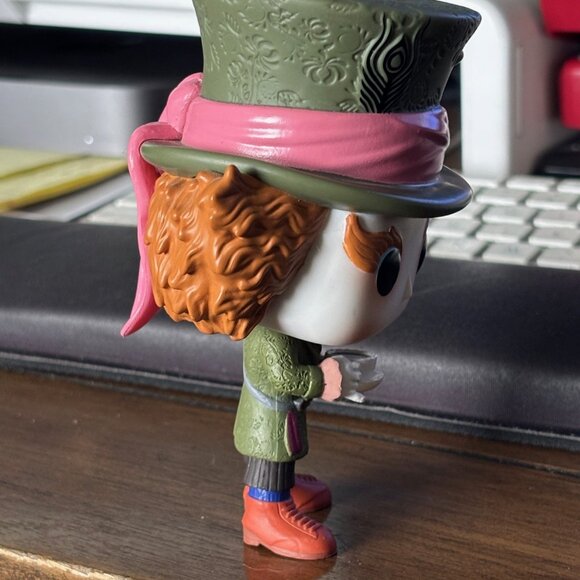 Funko Pop Alice in Wonderland Mad Hatter Vinyl Figure - Picture 4 of 5